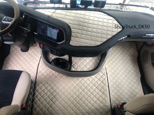 КОВЕР КОВРИКИ СТЕГАНЫЕ DAF XG/ XG + ОТ 2021R НОВЫЙ