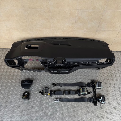 dashboard complete airbag console tension belts cockpit FORD KUGA III MK3 ST-LINE 2023