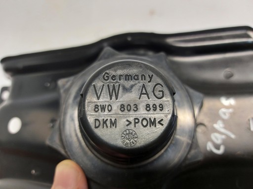 Audi A4 B9 8W LIFT Kombi 8W9 Poignée Support plaque Roues de la roue de secours 8W0802715