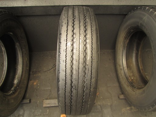 215 / 75R17,5 Uniroyal MONOPLY R2000 Передня шина