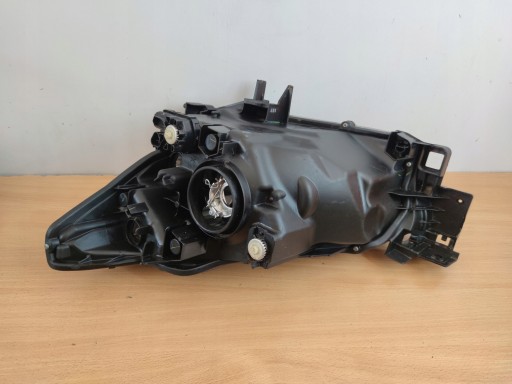 MAZDA II 2 right light front right REFLEKTOR 15-19