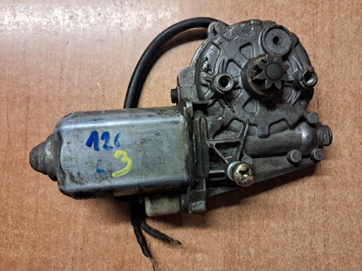 Электродвигатель левого стекла mercedes w123 w126 0130821219