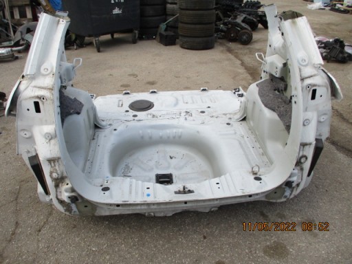 #138 - PEUGEOT 2008 ВАННА В ЗАДНЕМ БАГАЖНИКЕ