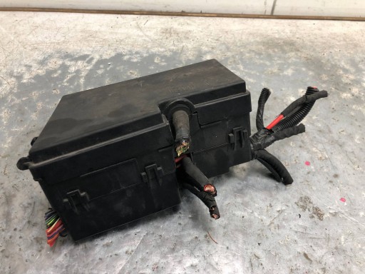 compartment of fuses VOLVO C30 LIFT 8688040 8688039