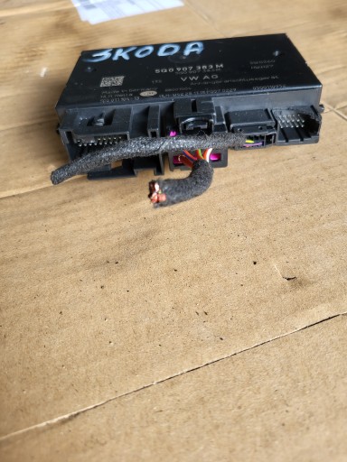 Модуль контроллера прицепного устройства vw golf vii skoda octavia iii 5q0907383m