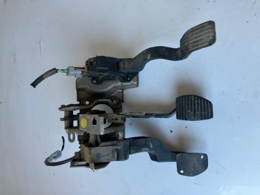 pedale GAZ brzda spojka PEUGEOT 208 EUROPA