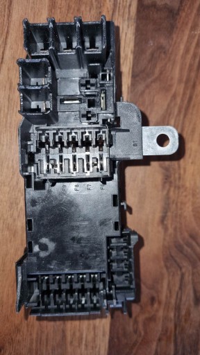 6C0941824D 941 - БЛОК ЗАПОБІЖНИКІВ VW POLO SCODA 6C 6C0