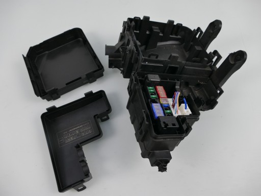 243817990A - Nissan qashqai j11 1.3t блок предохранителей 21