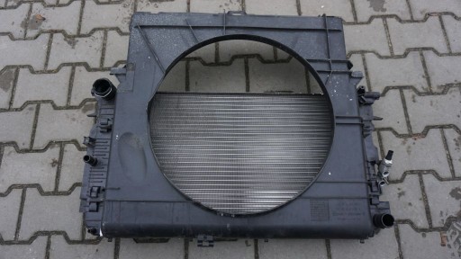 MERCEDES SPRINTER 910 - chladič vody ventilátor