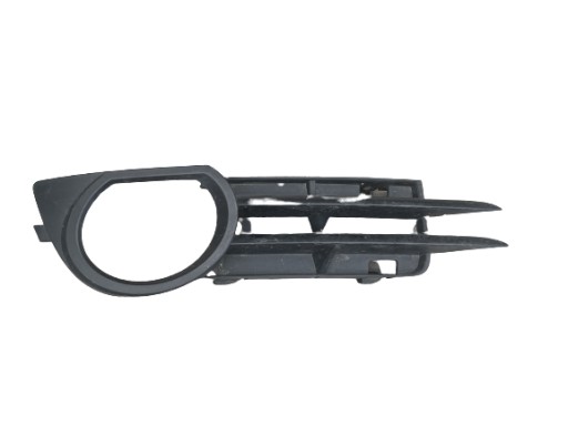 8P3807682A - AUDI A3 8P решітка кришка бампера права