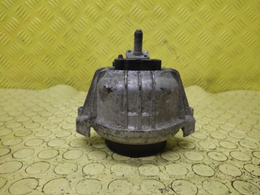 BMW E90 2.0 engine mount 13981112