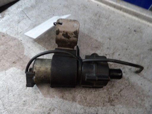 MERCEDES W202 VODENA PUMPA 0018351164