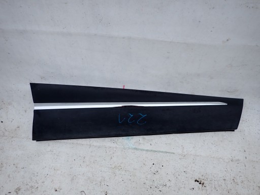 801867830R - RENAULT CAPTUR 13-МОЛДИНГ ПРАВОЙ ПЕРЕДНЕЙ ДВЕРИ