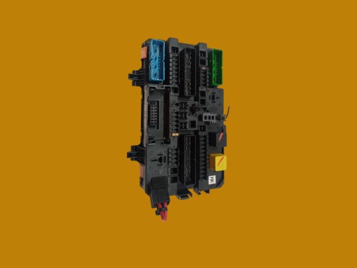 compartment of fuses 13206762 5DK008669 1.7 D 100KM Opel Astra H