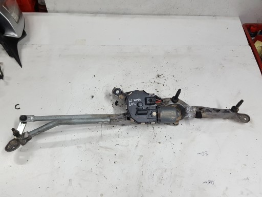 MERCEDES C W204 07R-механизм стеклоочистителя передний