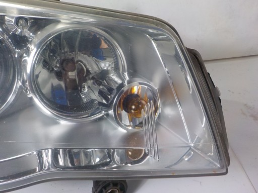 CHRYSLER VOYAGER V XENON light right front front UK