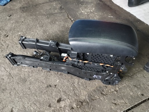 EM2B-R044D38-A - 80 ПІДЛОКІТНИК FORD EDGE II