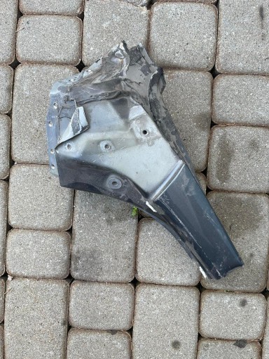 AUDI Q3 передняя левая стойка