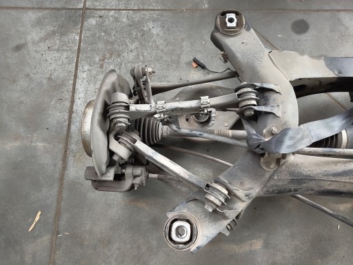 BMW 1 F20 LCI Achsträger heck Differential Querlenker Gelenkwelle 116D