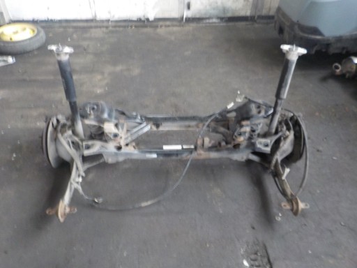 Volvo v40 2012 1.6d задняя балка с подвеской