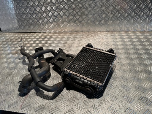 Audi q5 sq5 80a 16- ліва кріплення радіатора 3.0 tfsi