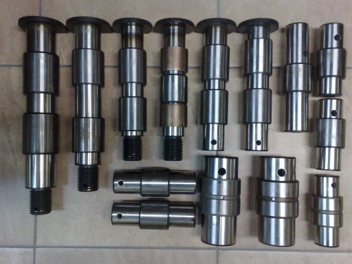 EZ28 - ШТИФТЫ + ВТУЛКИ КОМПЛЕКТ CAT 302.7 D