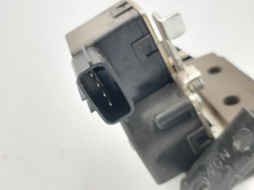 Hyundai i30 and 1 kombi lock bonnet