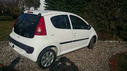 Peugeot 107 Hatchback 5d 1.0 12V 68KM 2010