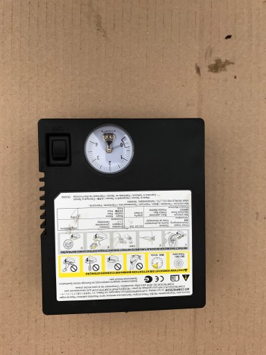 АВТОМОБИЛЬНЫЙ КОМПРЕССОРНЫЙ НАСОС ДЛЯ КОЛЕС