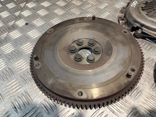 Complets Embrayage Volant inertie occasion Disque de pression TOYOTA YARIS et 1 1.0B 68 KM