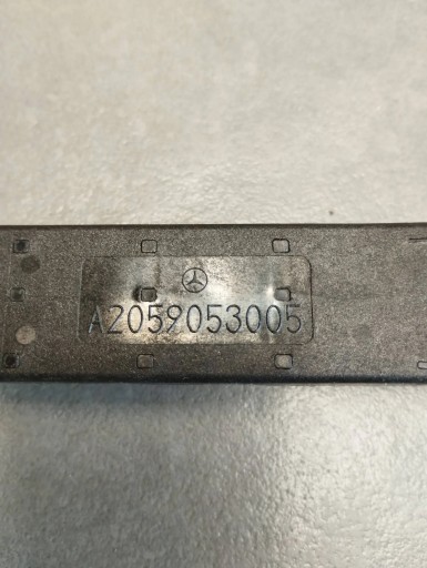 Mercedes-Benz CLS C218 AMPLIFICATORE ANTENY A2059053005