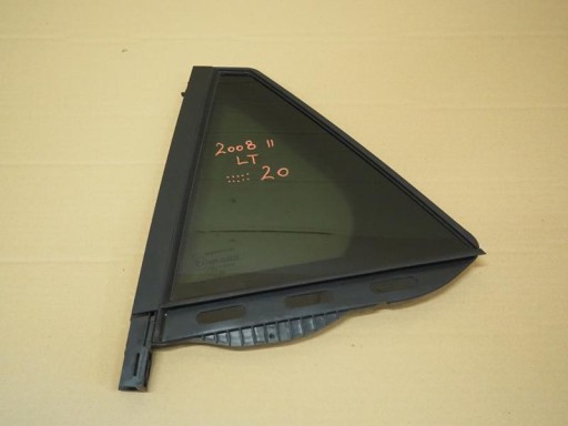 9825845180 - СТЕКЛО 2020 МАЛЕНЬКАЯ ДВЕРЬ ЛЕВАЯ ЗАДНЯЯ PEUGEOT 2008 II