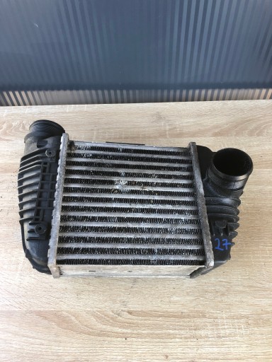 intercooler pravý AUDI A6 C6 4F0145806T