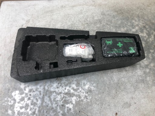 polystirene running board first aid kit KLEJ SEAT LEON III HB 5F0012109A
