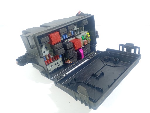 Opel Corsa D 06-14 module compartment of fuses OE 13246936