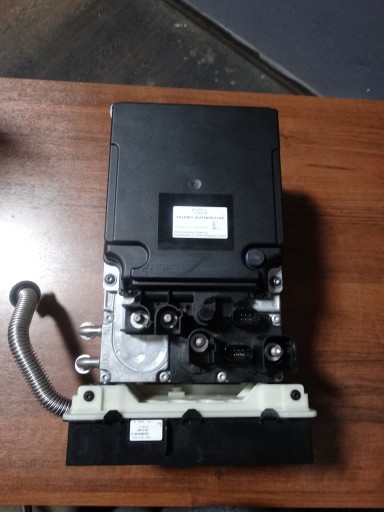 A0009828317 A2235403613 - Mercedes w223 w232 w206 гибридный стартерный аккумулятор 1