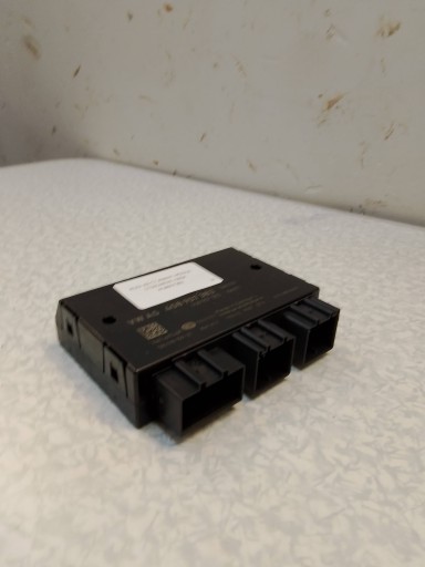 Audi a6 s6 c7 avant модуль драйвера гачка 4g8907383