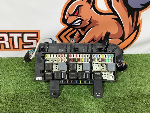 LR095582 - БЛОК ПРЕДОХРАНИТЕЛЕЙ RANGE ROVER VELAR L560 J8A2-14290-ACD