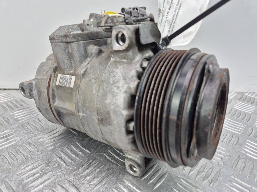 Mercedes E220 CDI C207 W207 compressor of the air conditioning A0008302600