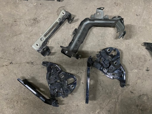 AUDI Q7 4M0 капот шарнир 4M0823301 4M0823302