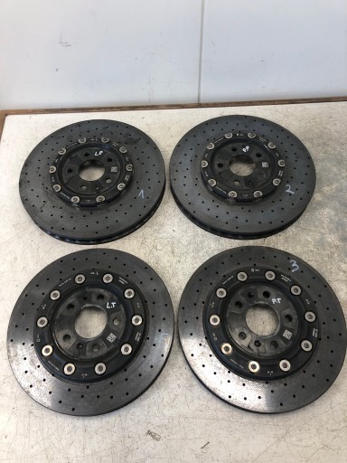 4S0615601A 4S0615602A - Керамічні гальмівні диски AUDI R8 4S повний комплект