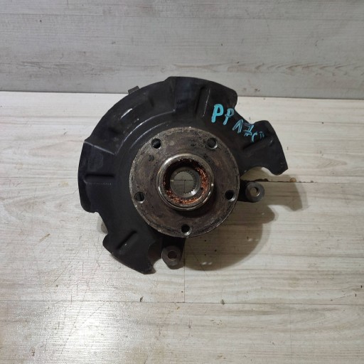 of the pivot wheels of the front front side right Suzuki Vitara (LY) LPAT0