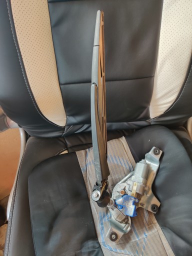 2012- - OUTLANDER III ВАЖІЛЬ СКЛООЧИСНИКА ЗАДНЯ ЩІТКА