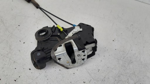 lock left front Toyota Avensis T27