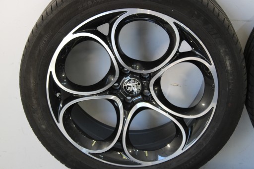 Roues Jantes Jantes roues 255/45 R20 ET31 STELVIO VELOCE
