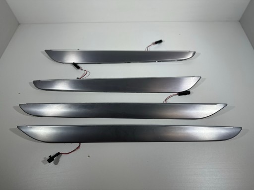 PASSAT CC LIFT СВІТЛОДІОДНІ АЛЮМІНІЄВІ ДВЕРНІ ДЕКОРИ WJ5
