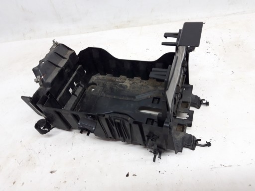 13498274 - OPEL CORSA E 14-19 КОРПУС АКУМУЛЯТОРА