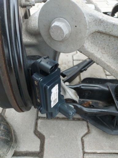 Audi Q4 40 E-TRON sususpension left rear part rear. left side