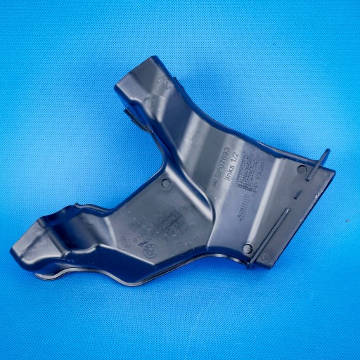 drain odplywu of water upper left BMW 5 G30 61667357246 7357246 25km