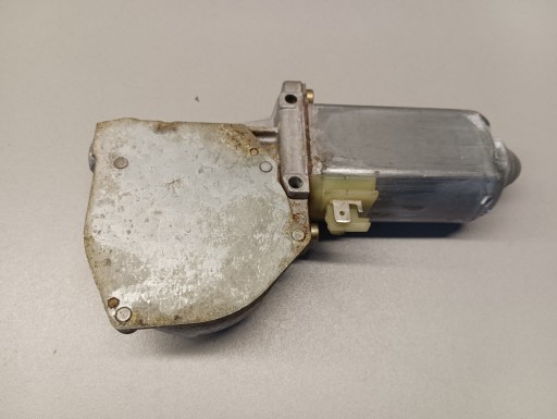 Моторчик склопідйомника лівий передній mercedes w126 se sel